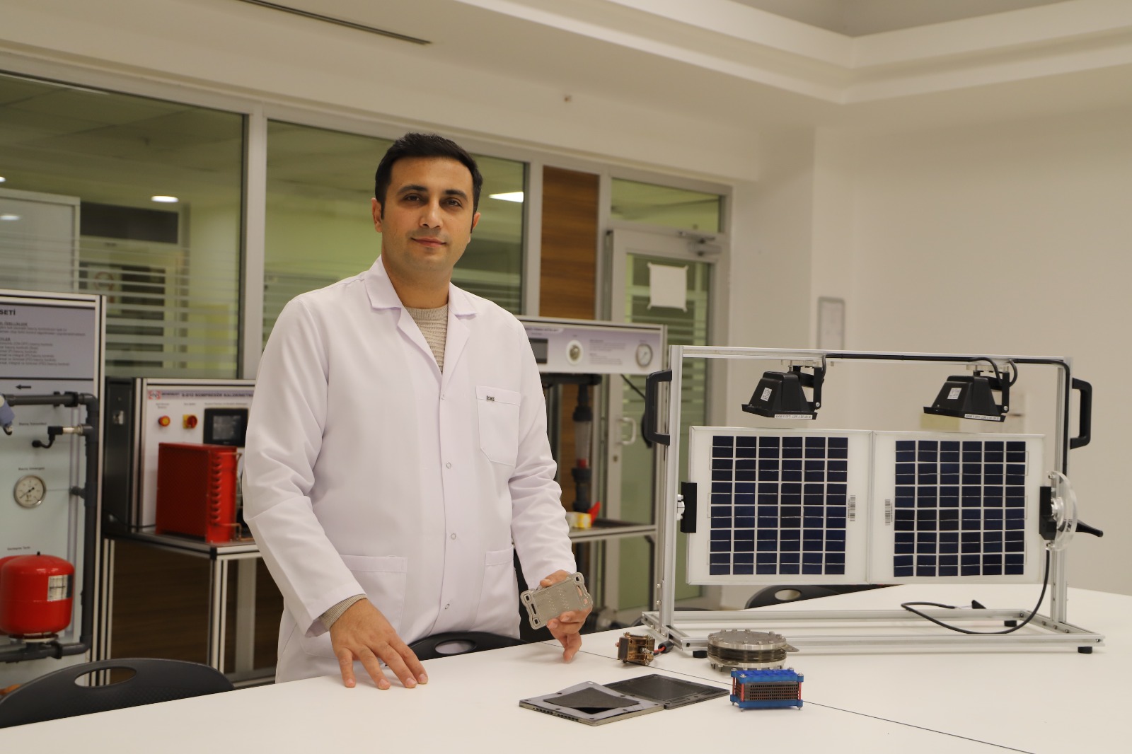 Üniversitemizin “Hidrojen Yakıt Hücresi” Projesine Enerji Bakanlığı’ndan Önemli Destek