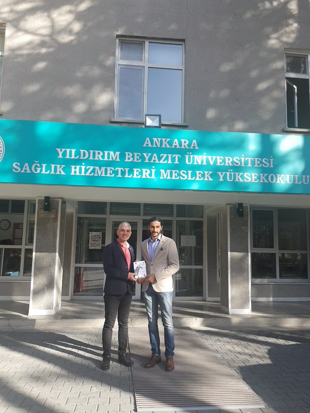 HİPPOTERAPİ MERKEZİ MÜDÜRÜMÜZE ANGORA DİL MÜDÜRÜ İSMAİL TURASAN HOCAMIZIN ZİYARETİ