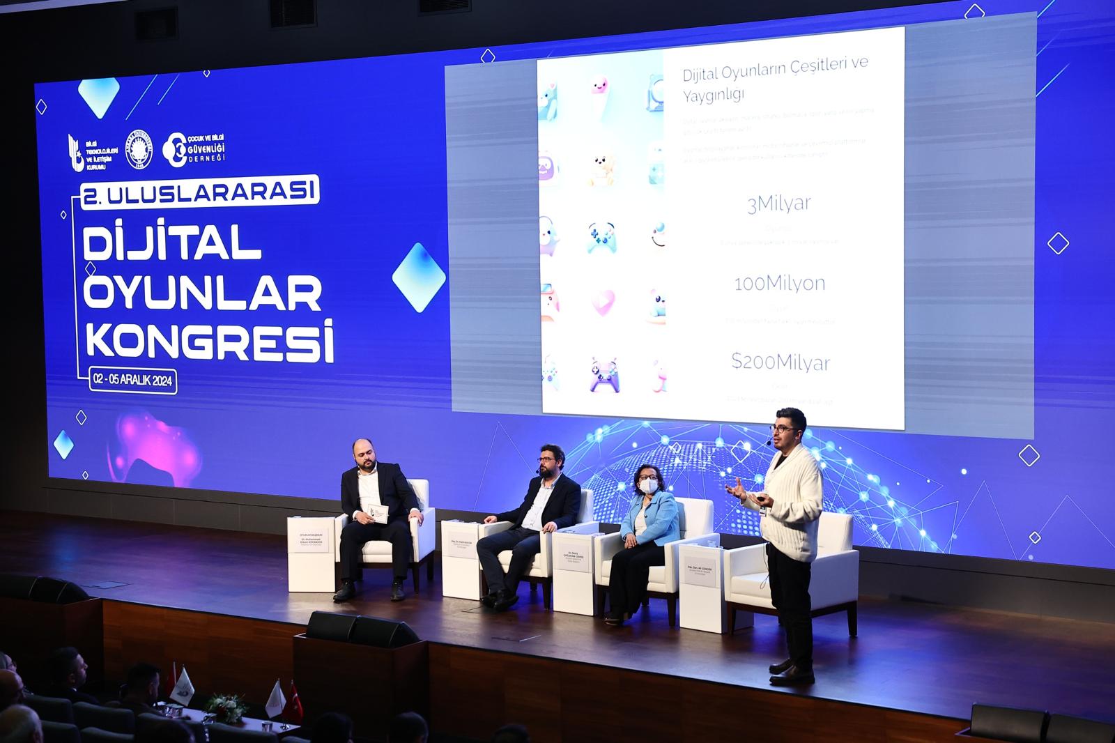 Dijital Oyunlar Kongresi'nde Aile ve Toplum Çalışmalarına Yönelik Panel 