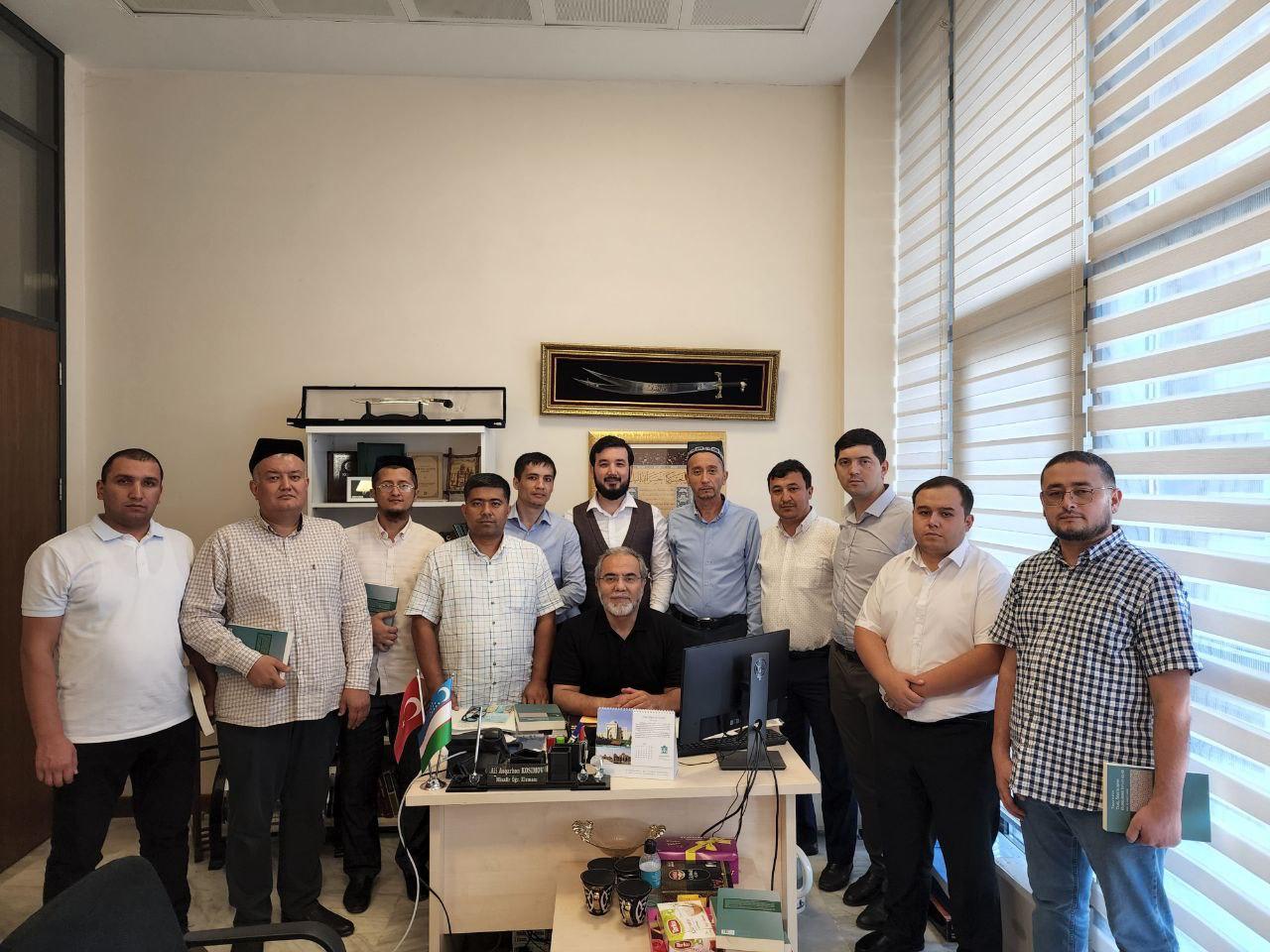 Özbekistan'daki Uluslararası Araştırma Enstitülerinden İslami İlimler Uygulama ve Araştırma Merkez'ine Ziyaret. 